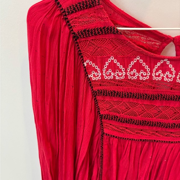 Red Women’s Dress Shirt Size Medium - Picture 9 of 15